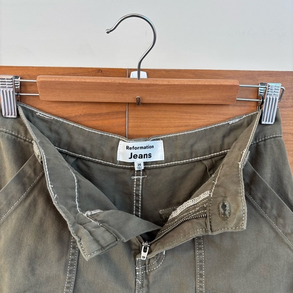 Reformation Women’s Utility Army Green High Rise Cargo Shorts, Size 26 - Picture 11 of 13